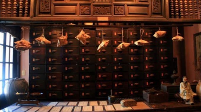 ĐÔNG DƯỢC- CHỮA BỆNH, BỒI BỔ SỨC KHỎE VÀ SỬ DỤNG 1 TIEM THUOC DONG DUOC